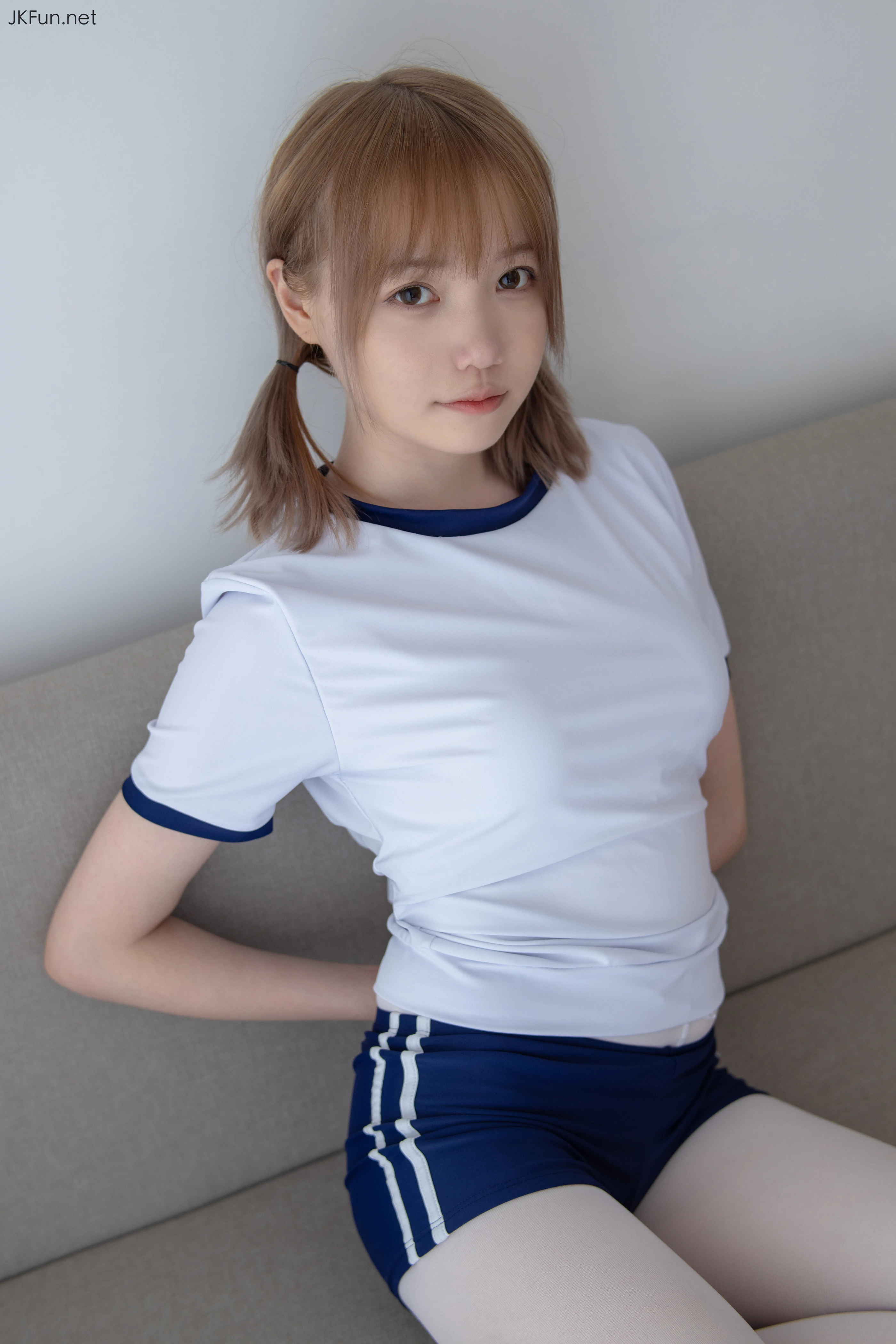 森萝财团 [JKFUN-019] 80D白丝外景体操服 Aika [107P 1V]插图2